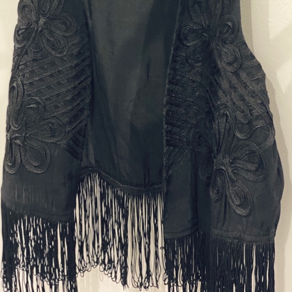 Fringe Vest - Picture 2 of 3